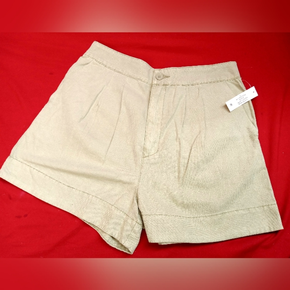 Jo-ie Women's Pleated Shorts New Medium